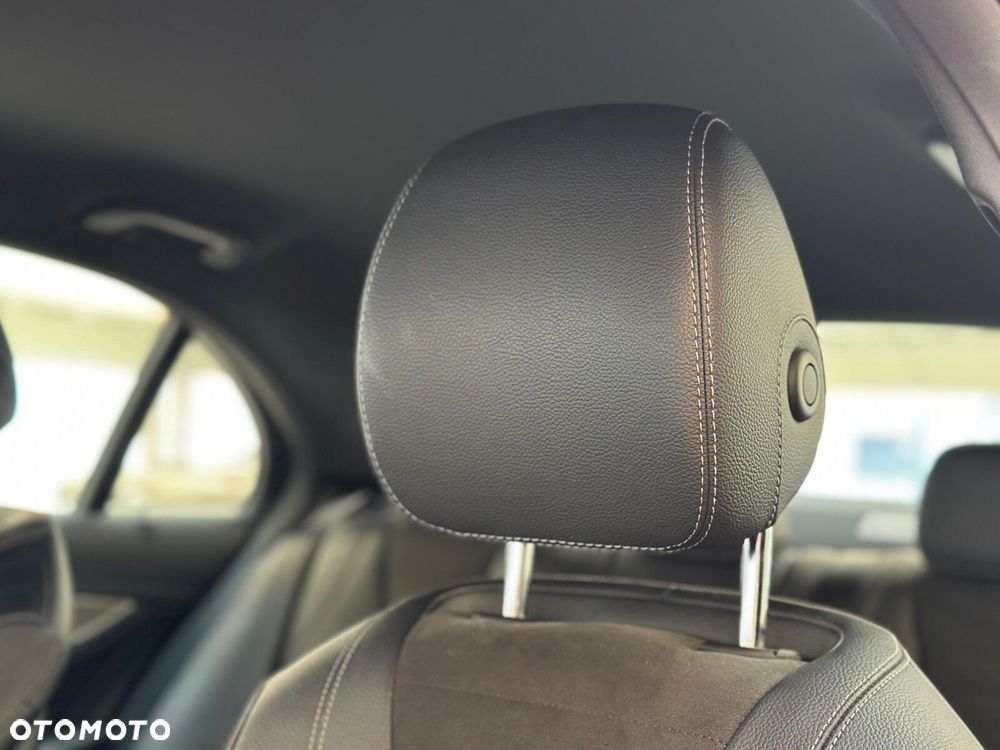 Mercedes-Benz Klasa E - 31