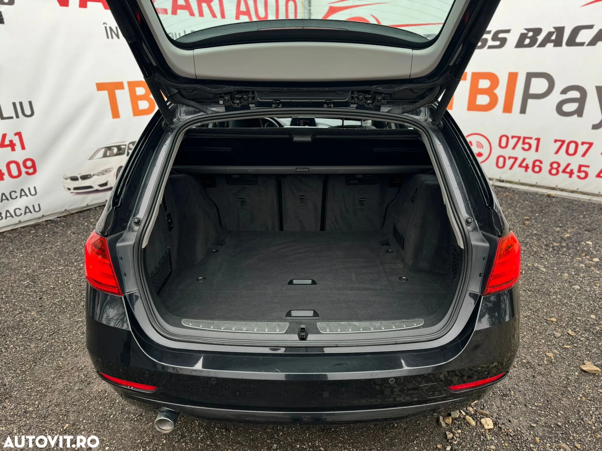 BMW Seria 3 320d DPF Touring Aut. - 23