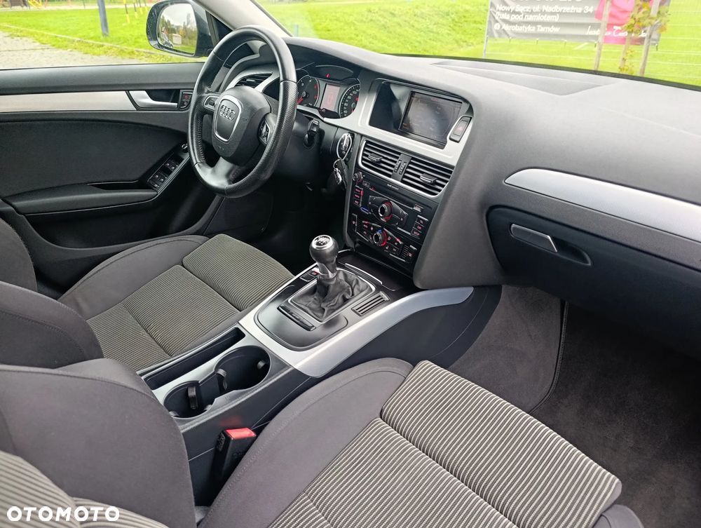 Audi A4 Avant 2.0 TDI DPF Ambiente - 17