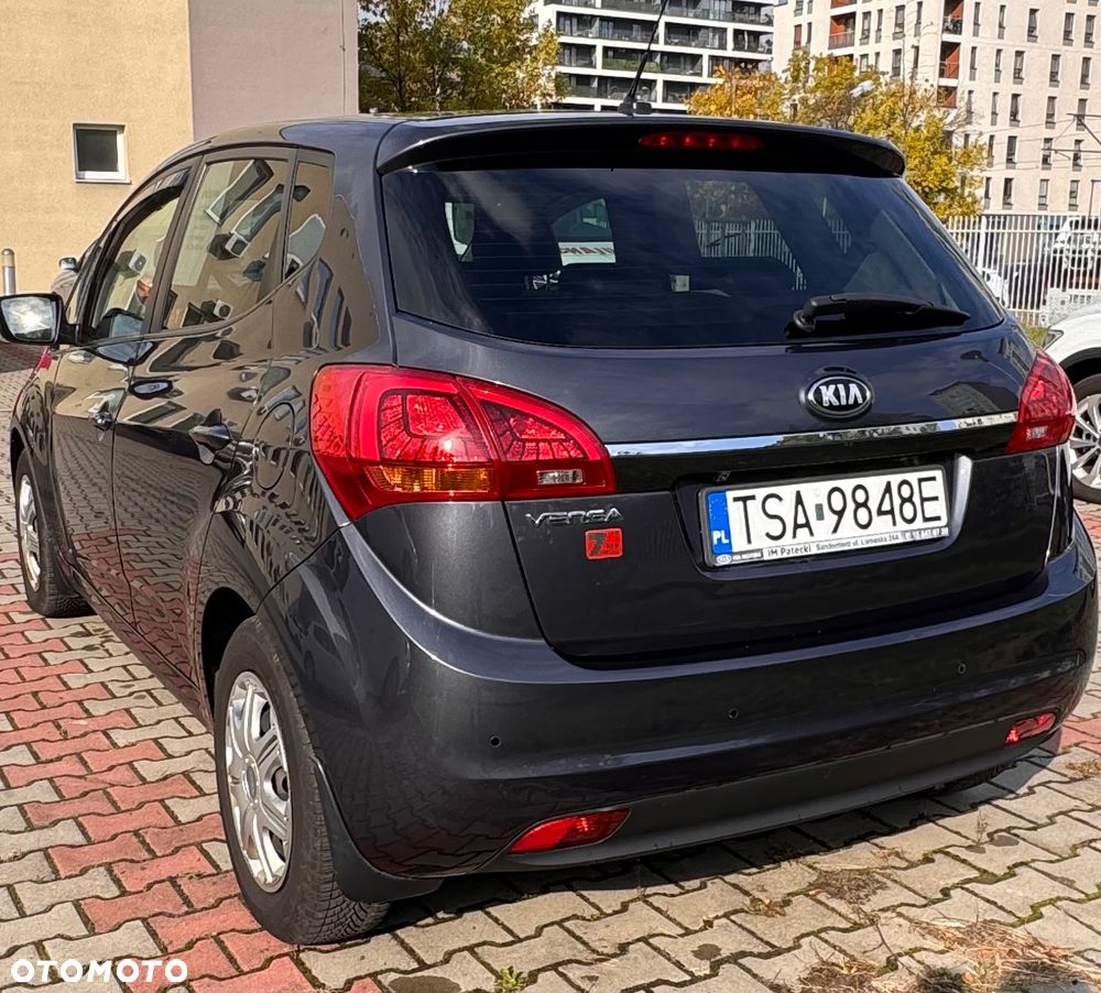 Kia Venga - 15