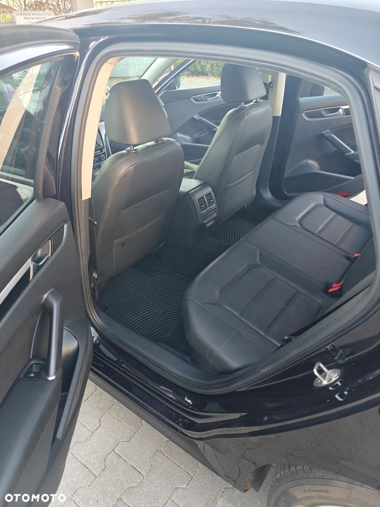 Volkswagen Passat - 24