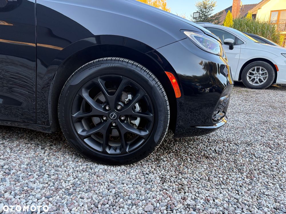 Chrysler Pacifica 2025 photo 2