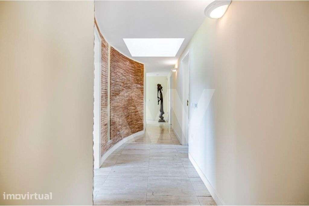 Moradia T5 com Piscina em Condomínio Privado - Golf Montado - Grande imagem: 4/47