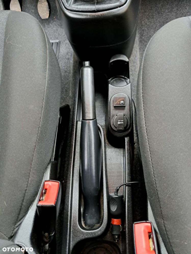 Fiat Qubo - 12