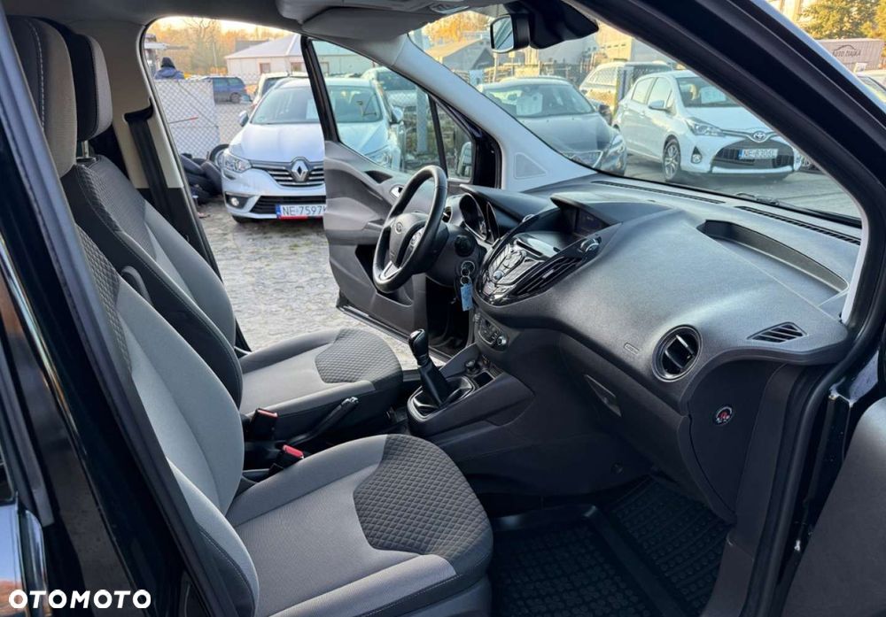 Ford Tourneo Courier - 28
