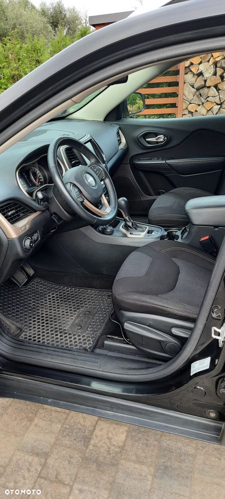 Jeep Cherokee - 9