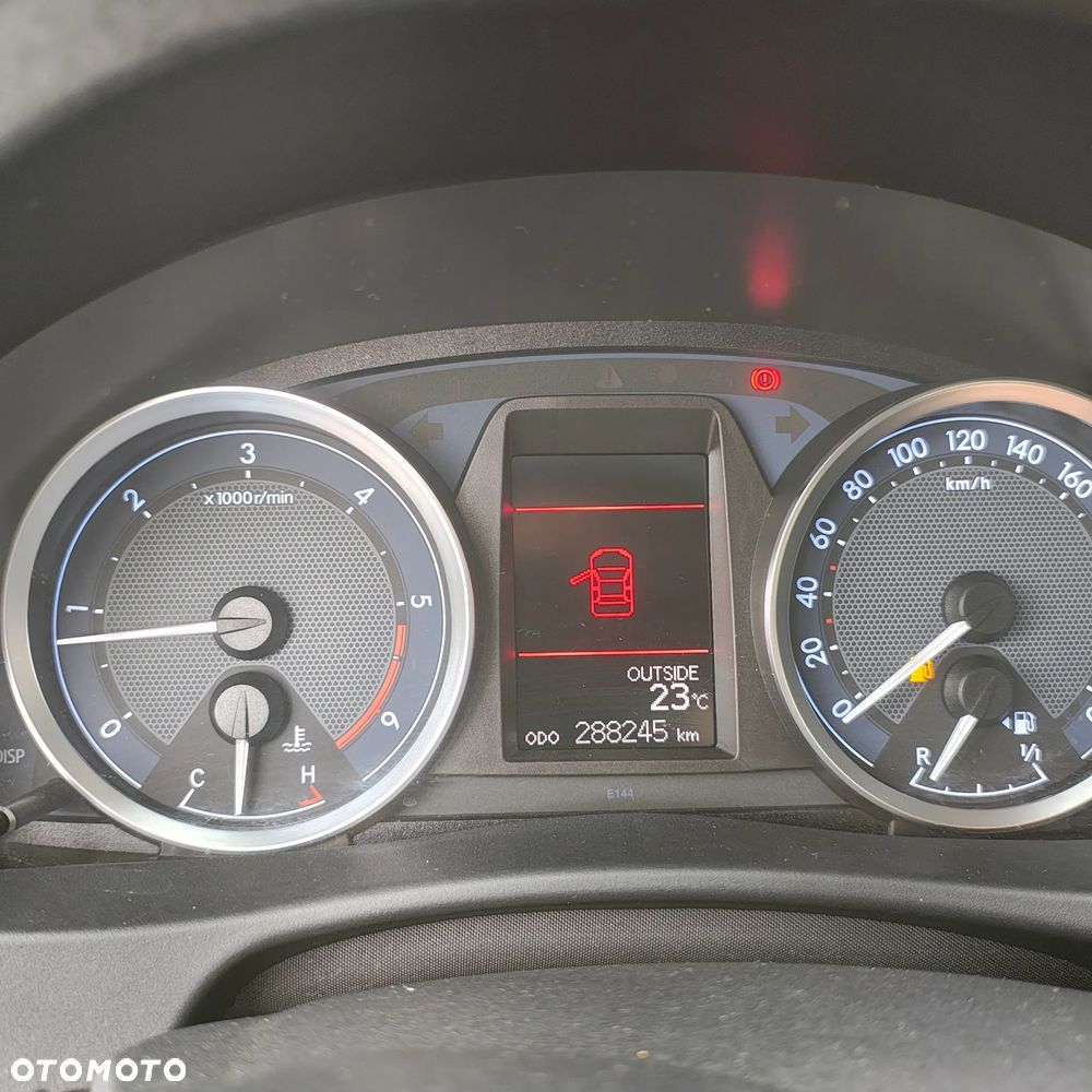Toyota Auris 2.0 D-4D Premium Comfort - 18