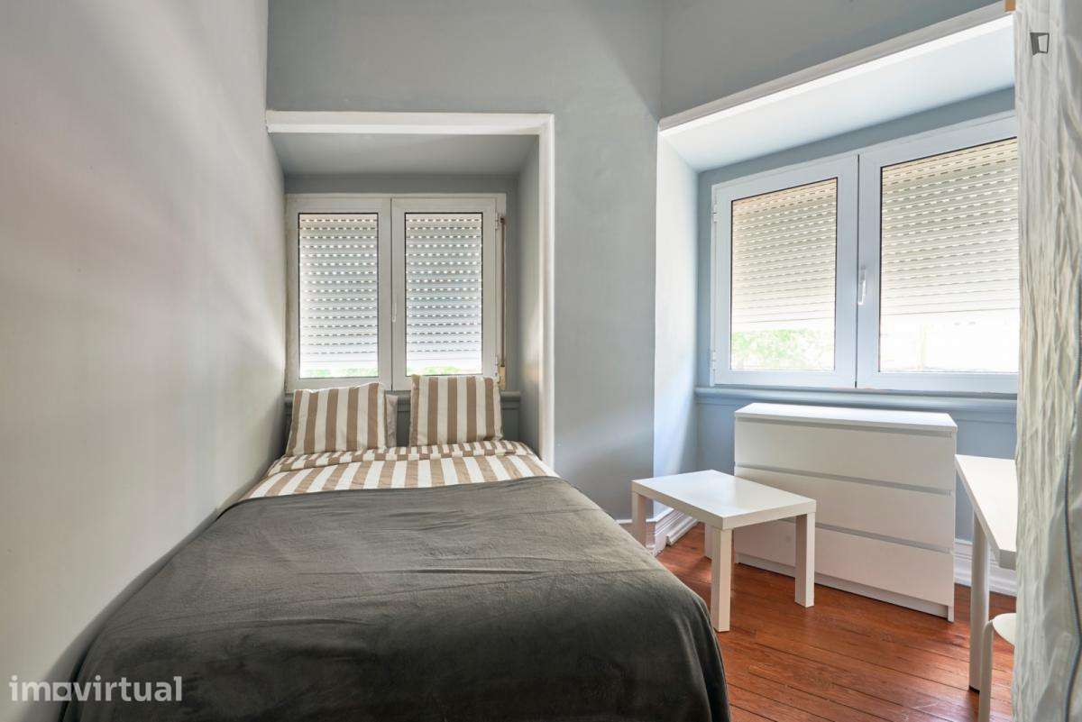 Quarto - localizado em Entrecampos Lisbon - Grande imagem: 5/37