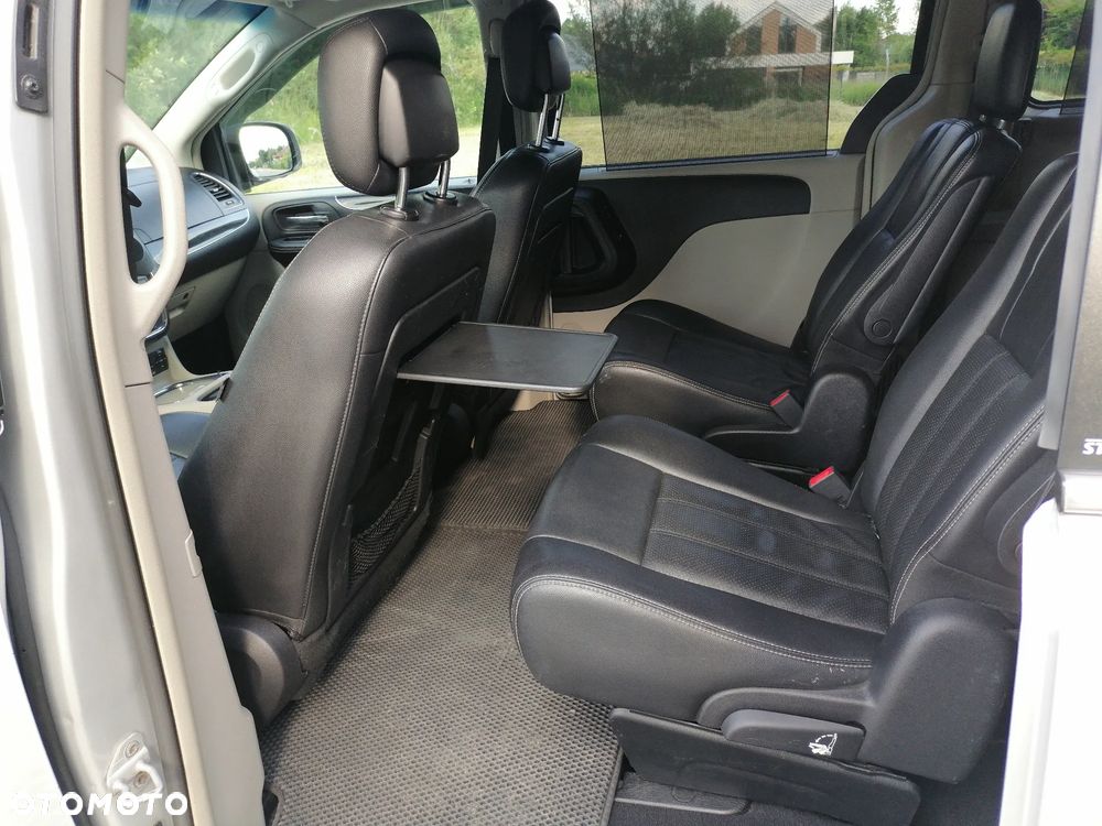 Lancia Voyager 2.8CRD Platinum - 11