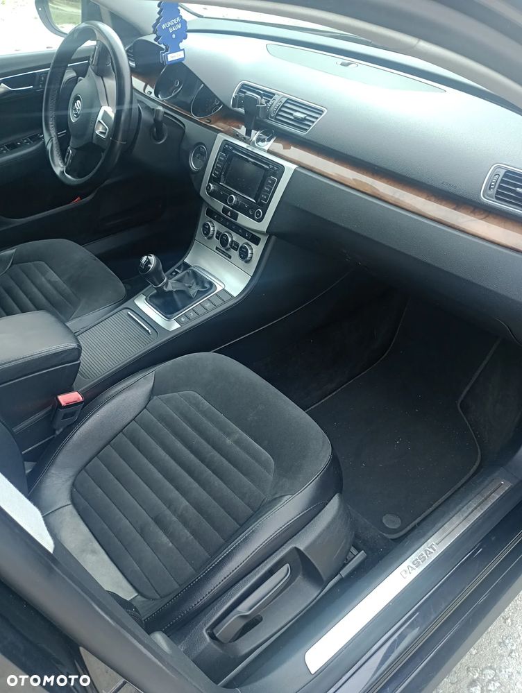 Volkswagen Passat 2.0 TDI Highline - 11