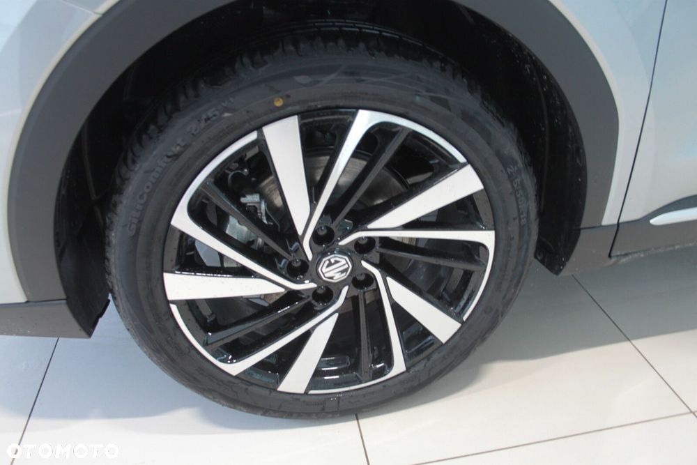 MG ZS Hybrid+ - 10