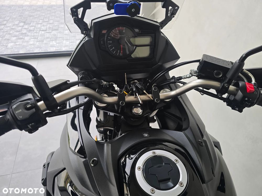 Suzuki V-STROM - 25