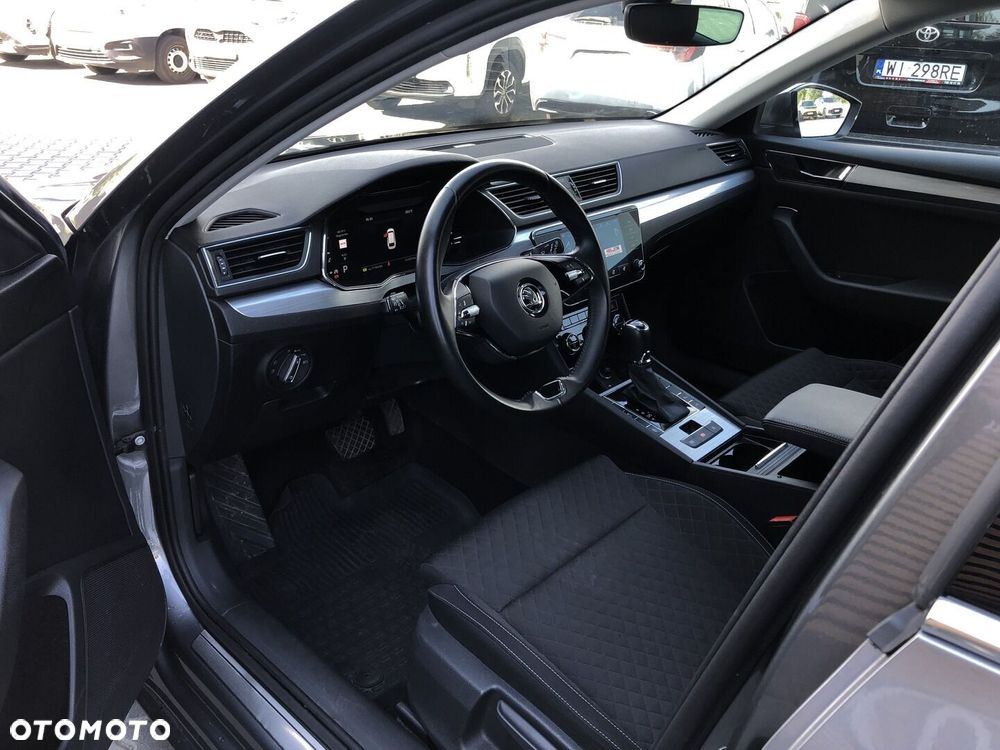 Skoda Superb 2.0 TDI SCR 4x4 Ambition DSG - 9