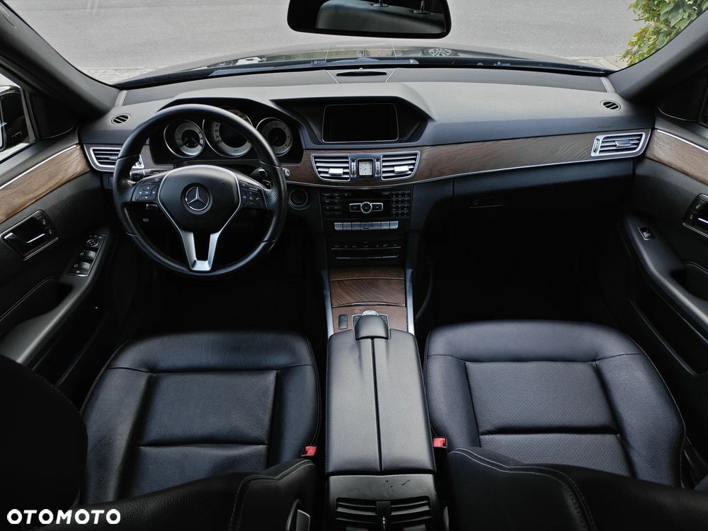Mercedes-Benz Klasa E 350 BlueTEC 7G-TRONIC - 36