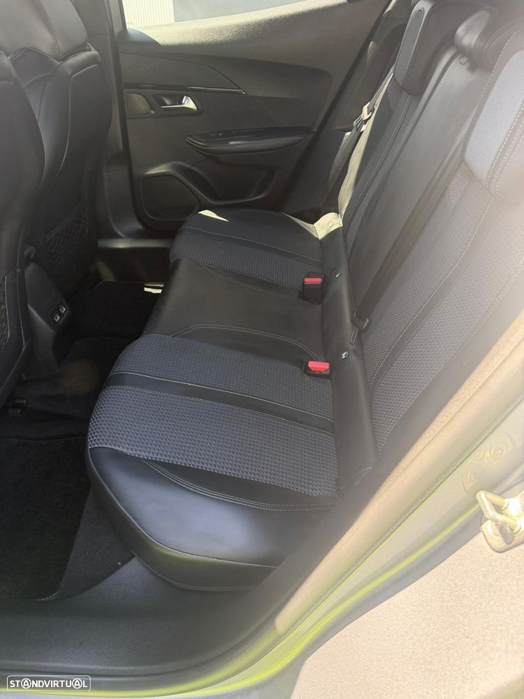 Peugeot 2008 - 8