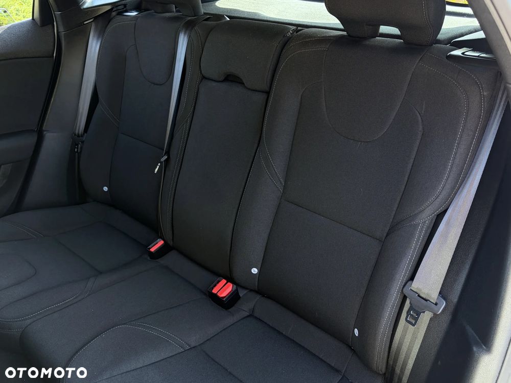 Volvo V40 D2 Linje You - 27