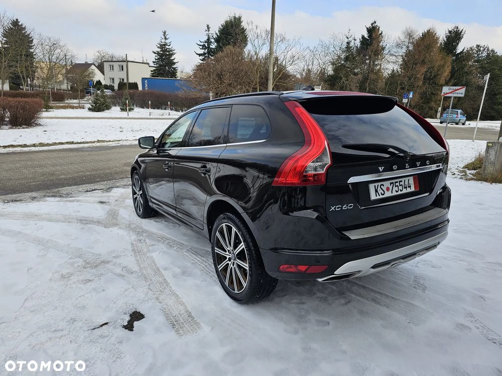 Volvo XC 60 D5 AWD Geartronic Summum - 3