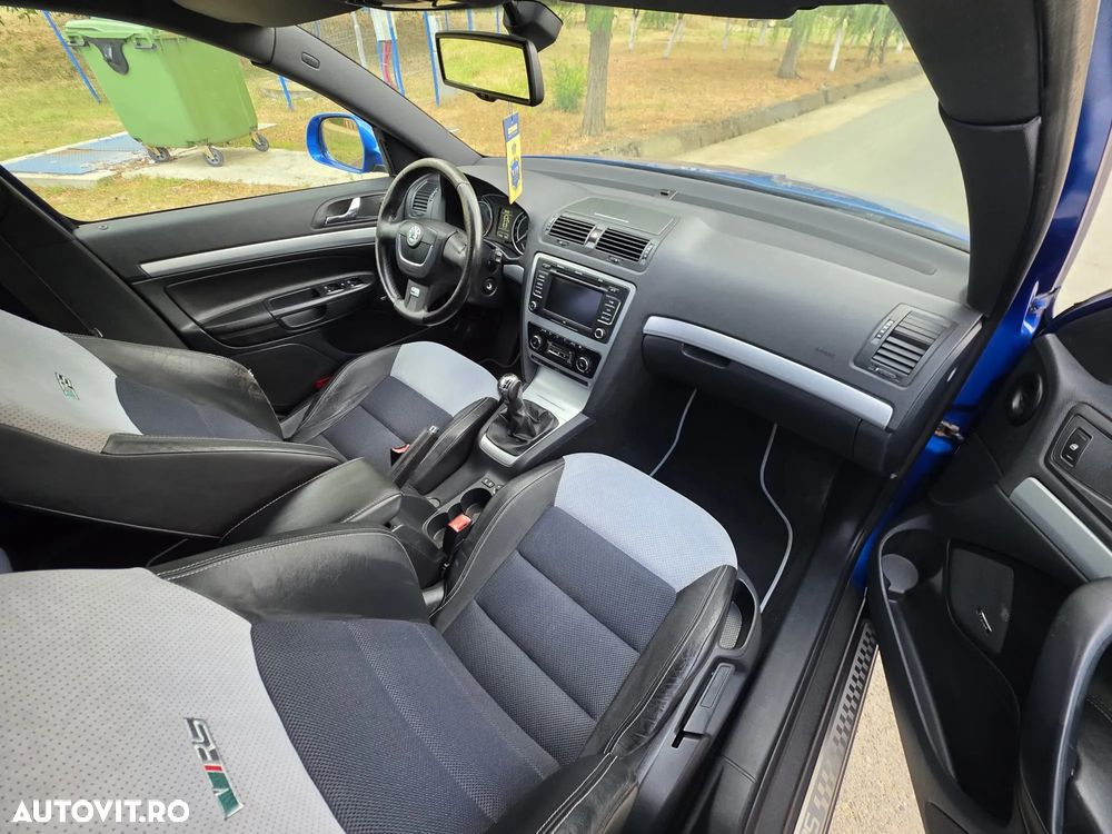 Skoda Octavia 2.0 FSI Turbo RS - 8
