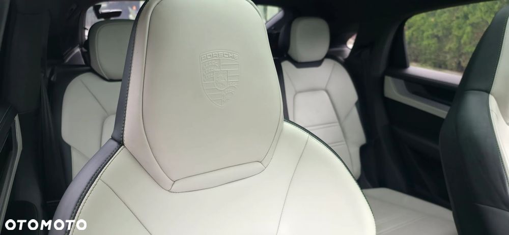 Porsche Cayenne - 32