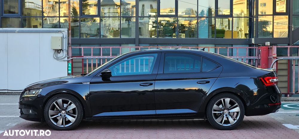 Skoda Superb 2.0 TDI DSG Sportline - 3