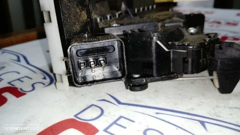 FECHADURA PORTA TRASEIRA DIREITA FORD MONDEO III 2006 -2S4AA26412EB - 2