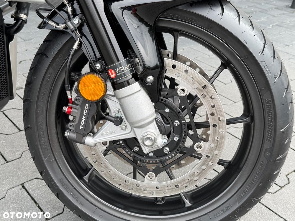 Honda VFR - 22
