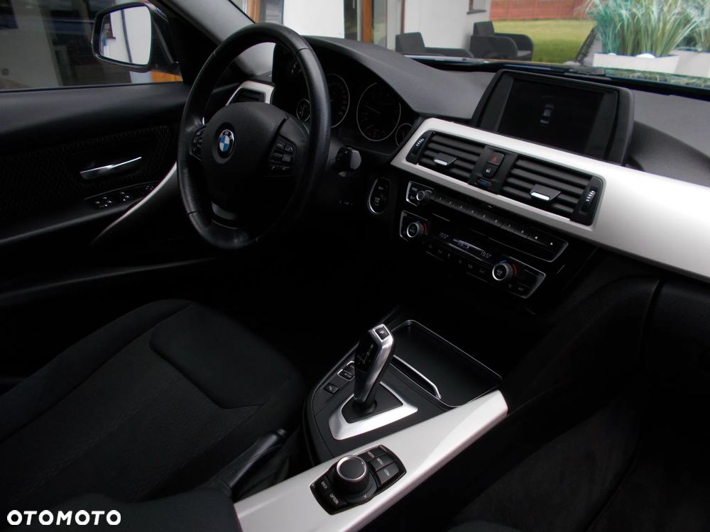 BMW Seria 3 330i GPF xDrive Sport - 4