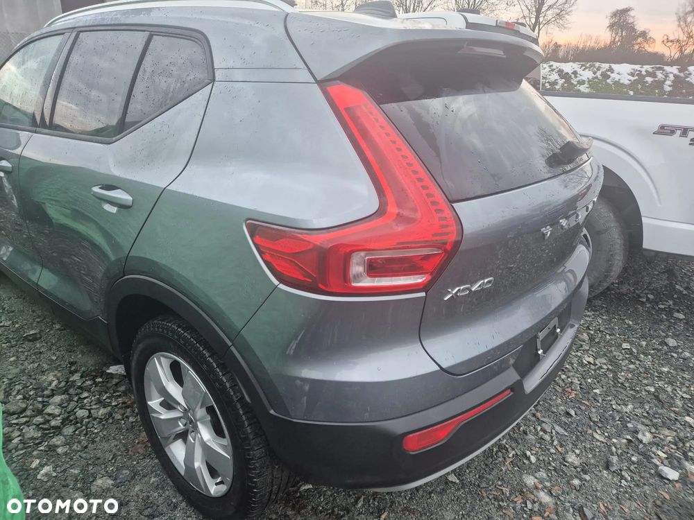Volvo XC 40 T5 AWD Geartronic Momentum - 10