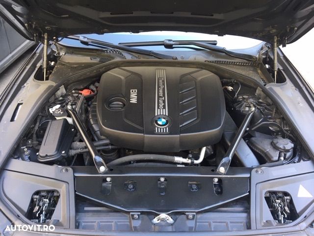 BMW Seria 5 525d Touring - 17