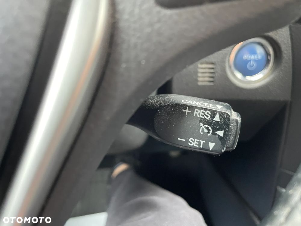 Toyota Auris 1.8 HSD Luna - 26