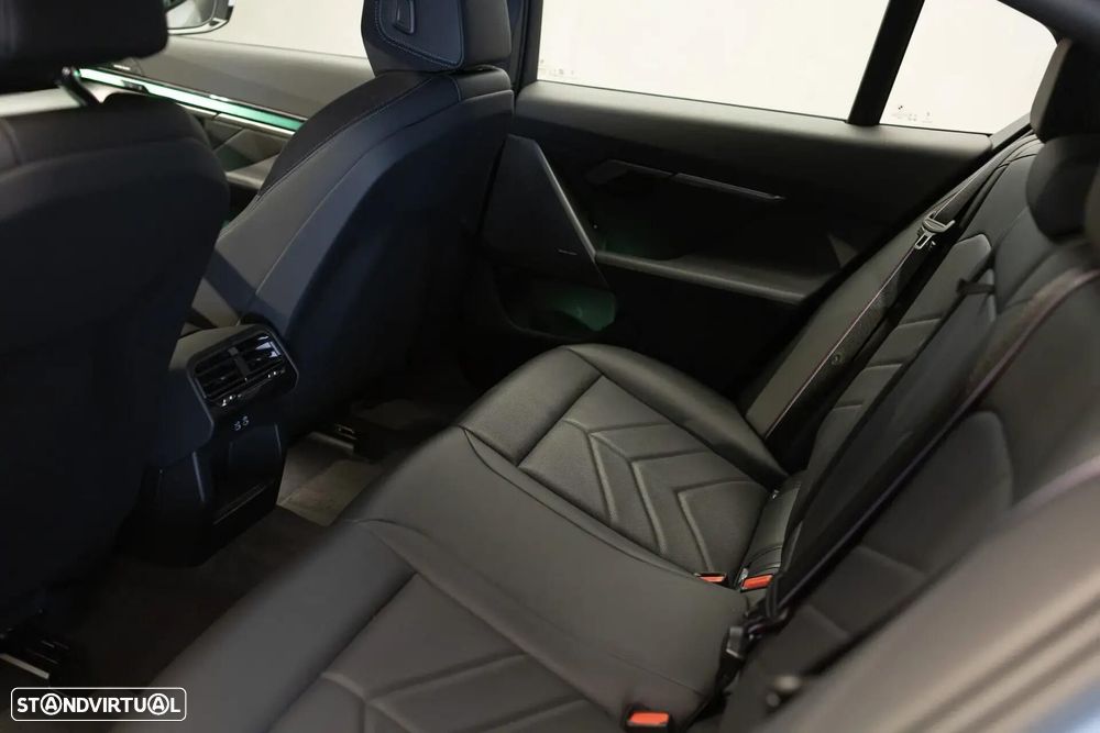 BMW 530 e Pack Desportivo M - 40