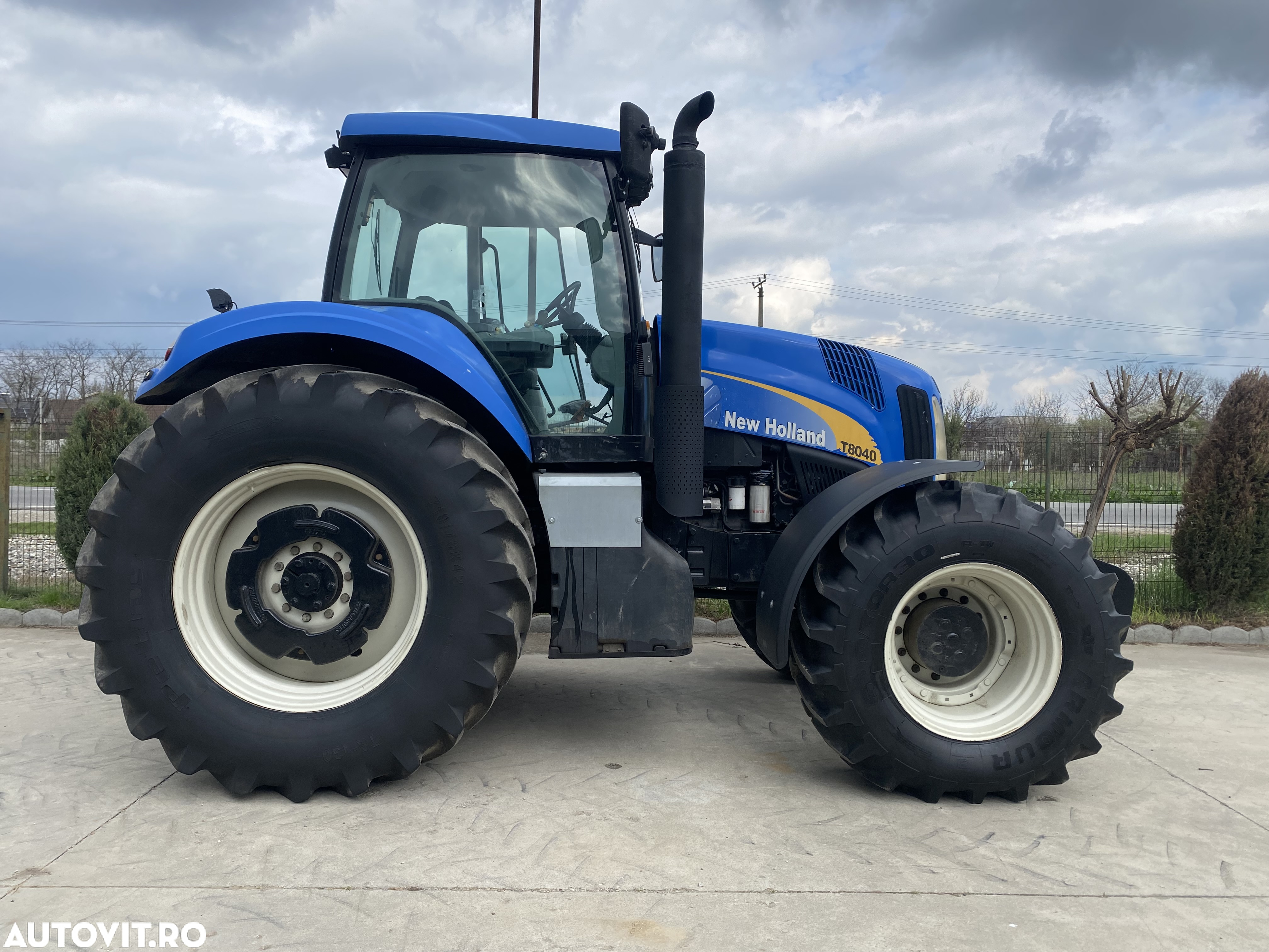 New Holland T 8040 - 2