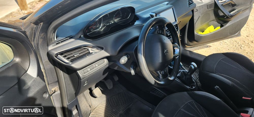 Peugeot 208 1.4 HDi - 1