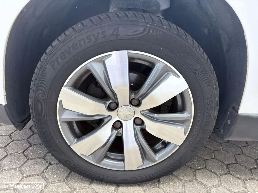 Peugeot 2008 1.6 e-HDi Allure - 12