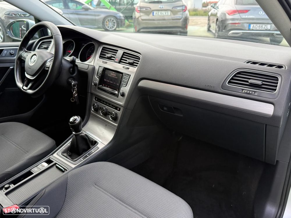 VW Golf 1.6 TDi BlueMotion Trendline - 30