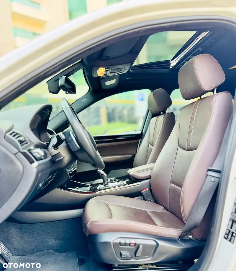 BMW X4 xDrive28i - 9