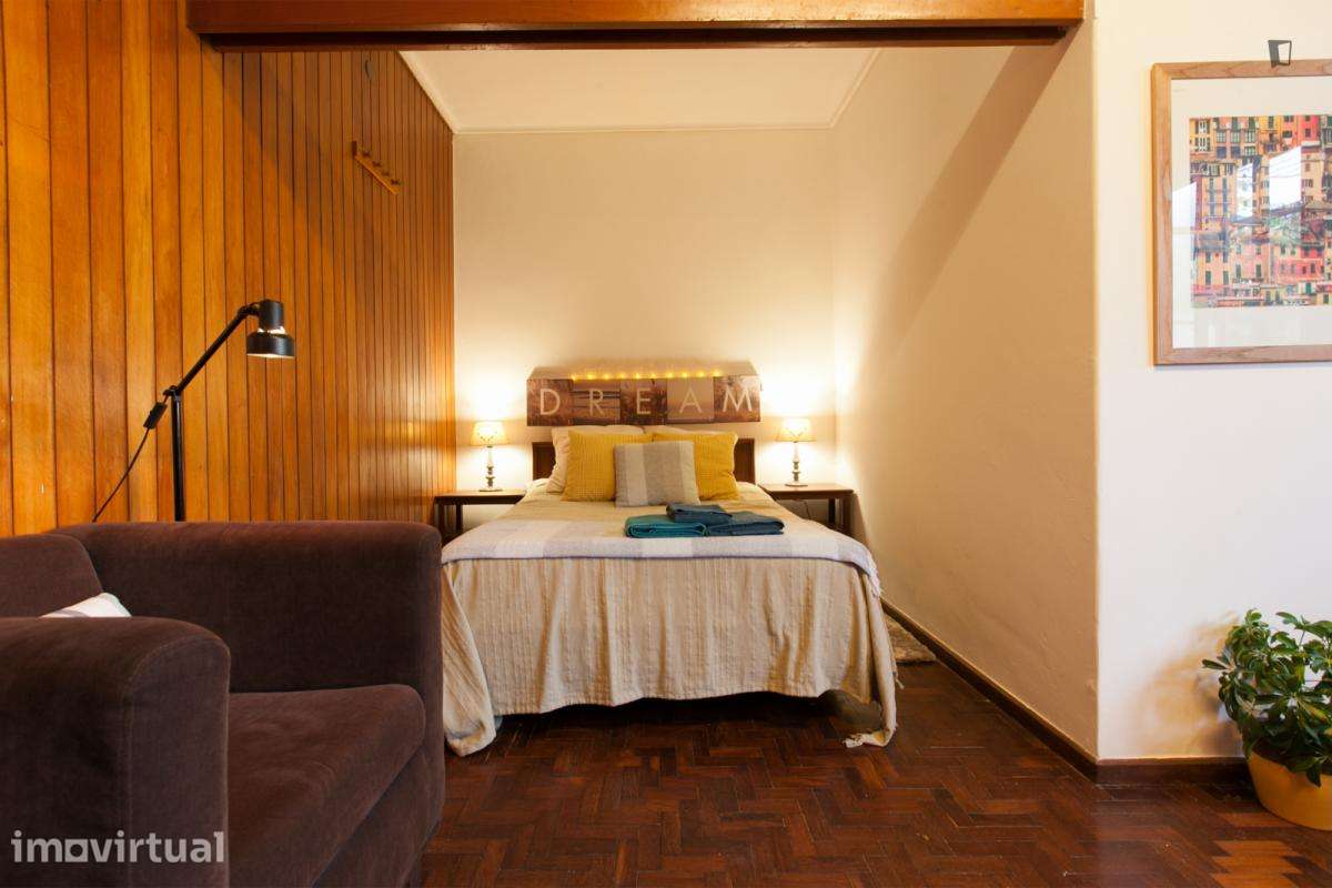 Apartamento com 1 quartos - localizado em Santo Ildefonso Porto - Grande imagem: 4/23