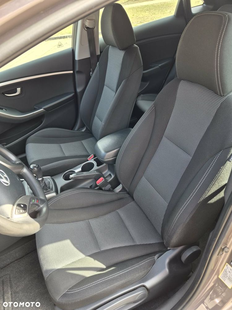 Hyundai i30 1.4 Trend - 14