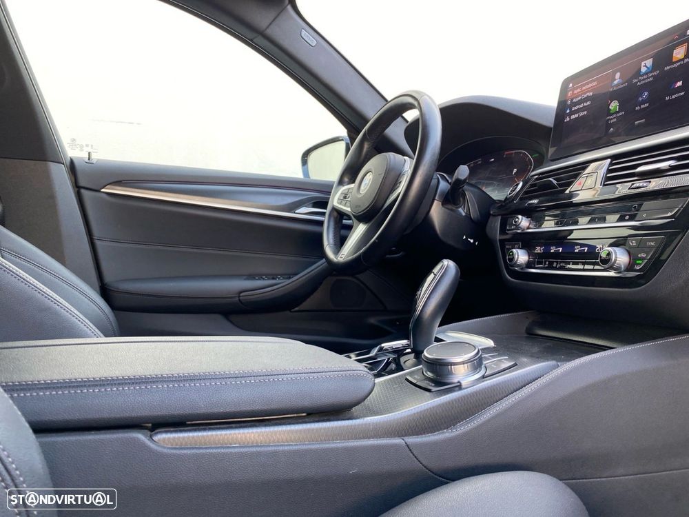 BMW 520 d Pack Desportivo M Auto - 13