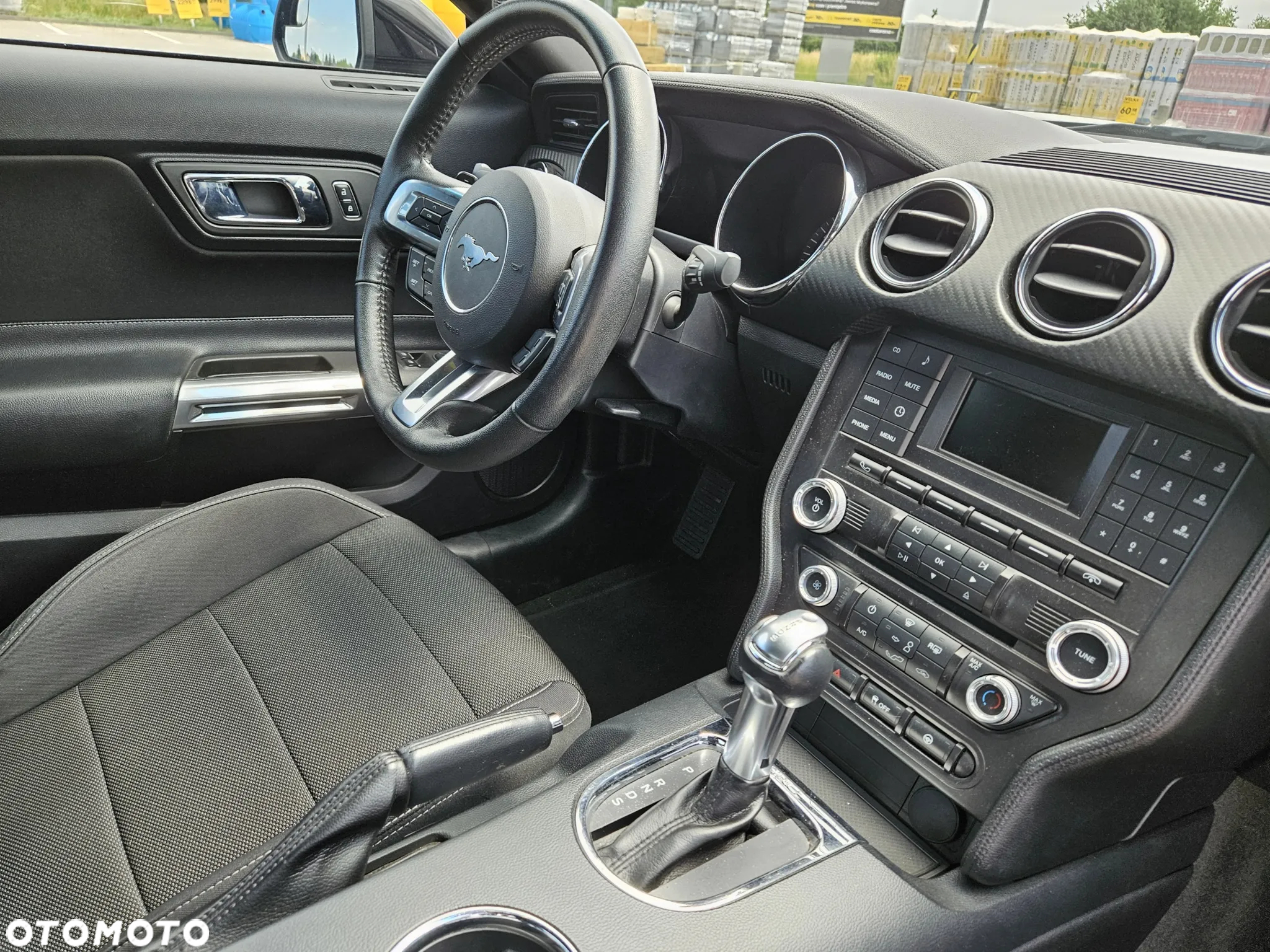 Ford Mustang - 8