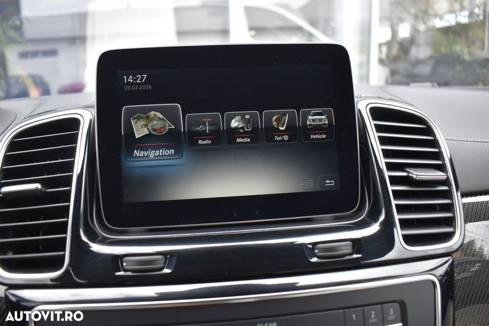 Mercedes-Benz GLS - 33