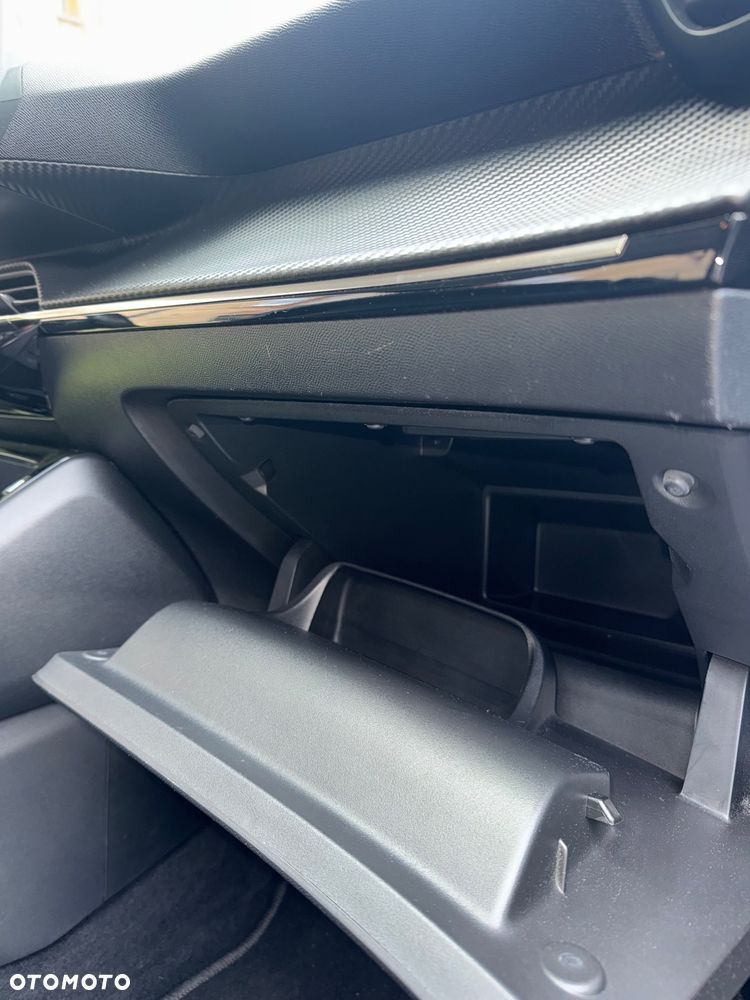 Peugeot 208 - 6