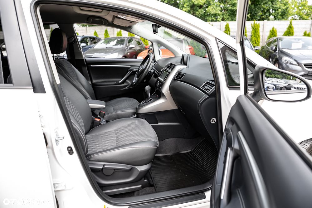 Toyota Verso 1.8 Sol 7os MS - 24