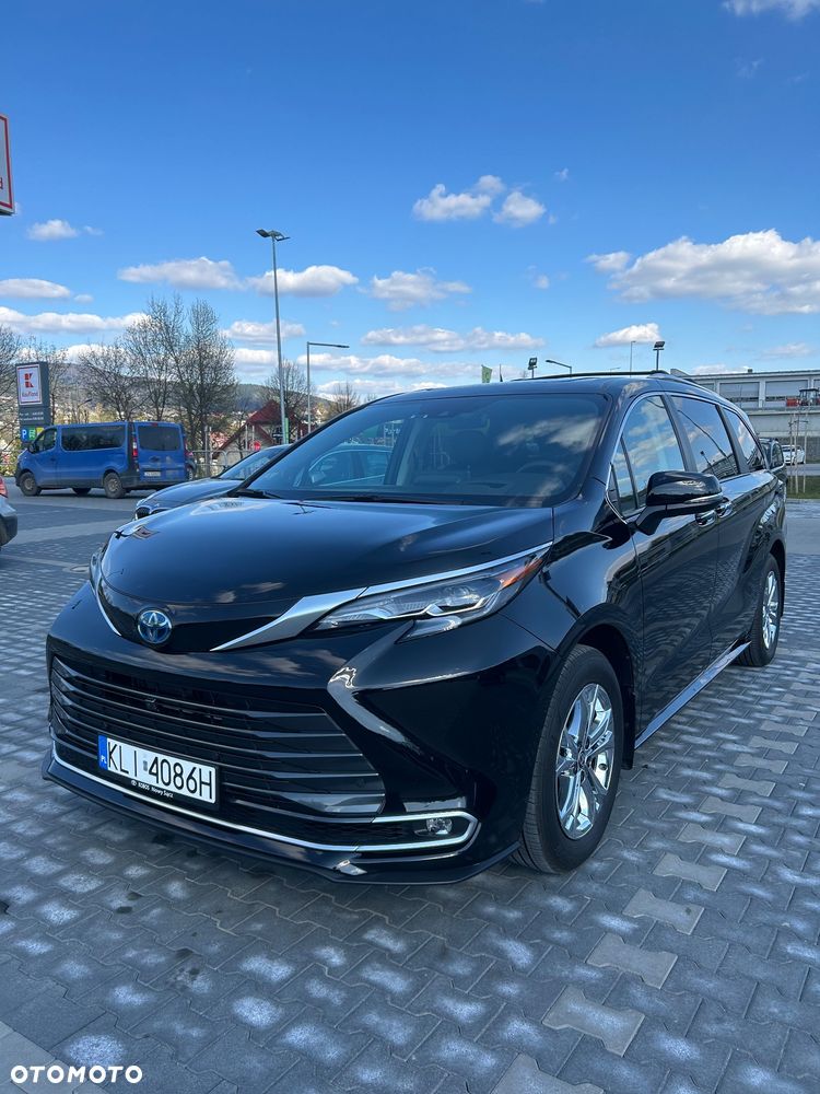 Toyota Sienna - 3