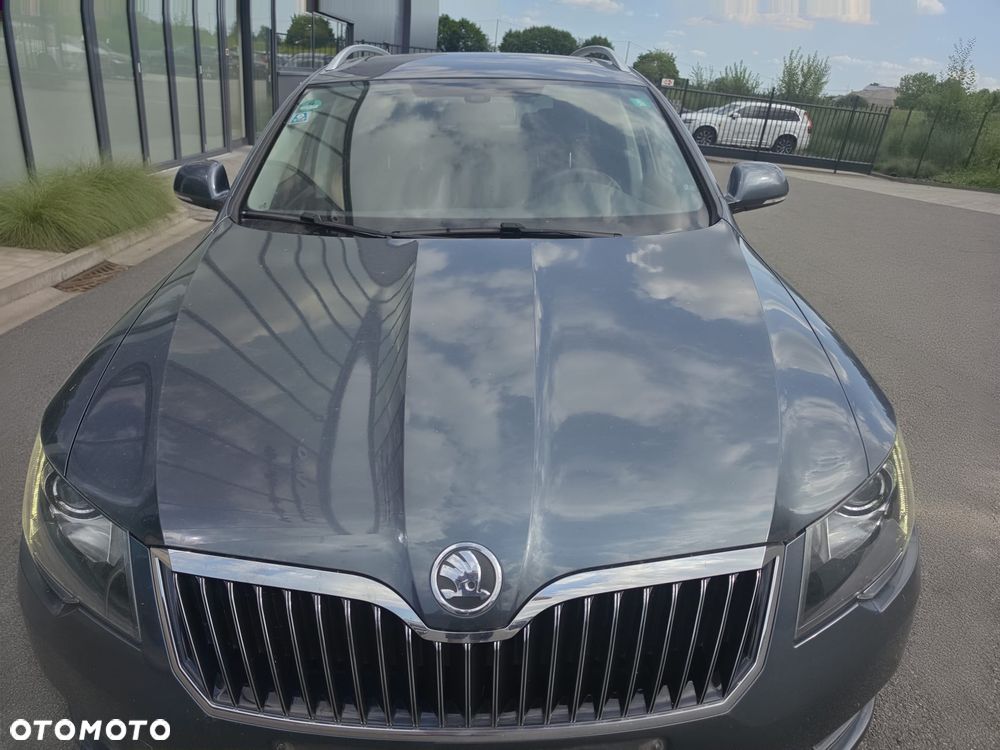 Skoda Superb 2.0 TDI 4x4 Exclusive - 22