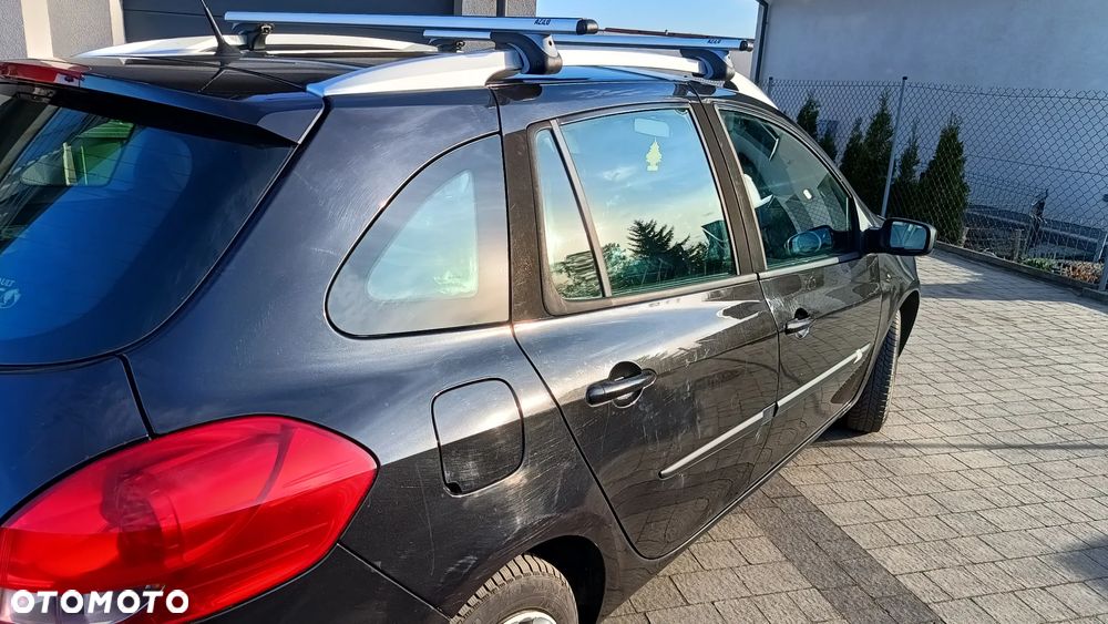 Renault Clio 1.2 16V Campus - 9