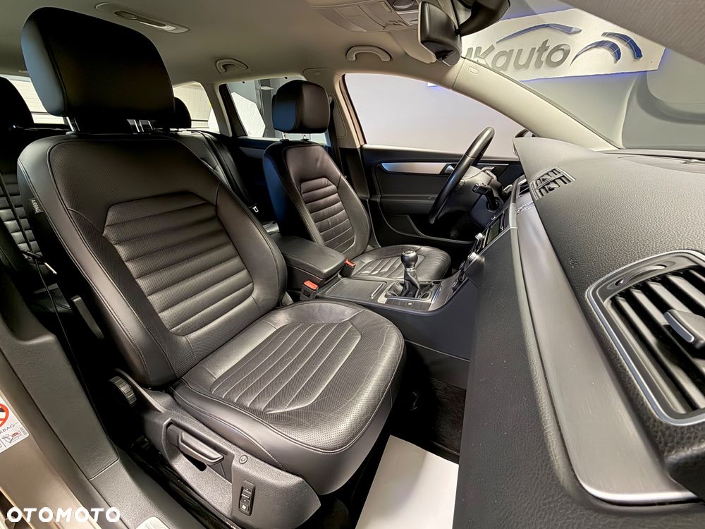 Volkswagen Passat 2.0 TDI 4Mot Highline - 17