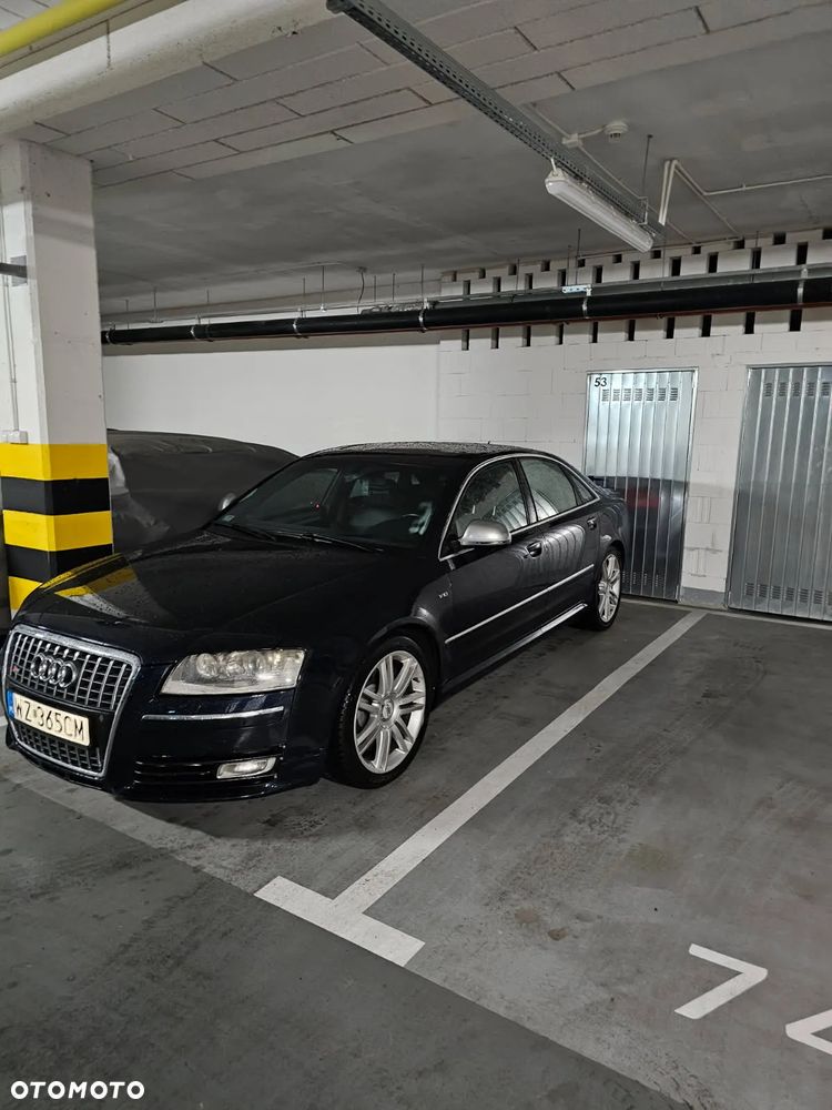 Audi S8 5.2 FSI quattro - 1
