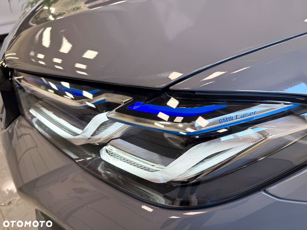 BMW Seria 5 530e xDrive M Sport Edition - 23