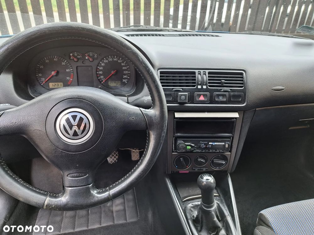 Volkswagen Bora Variant 2.0 Highline - 5